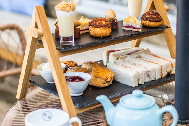 Get the girls together and adventure into the charming Cotswolds
