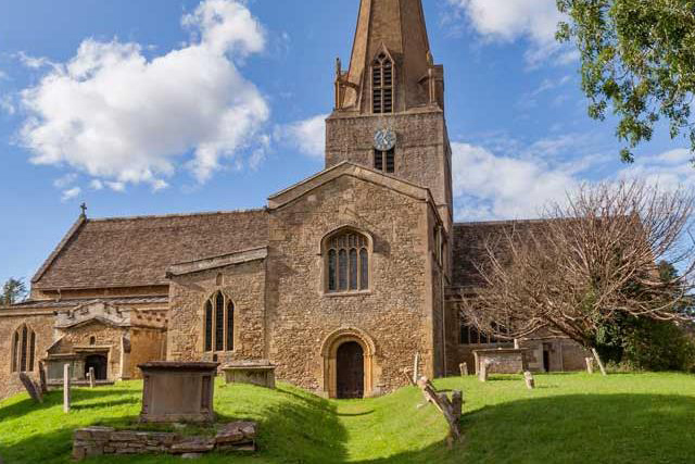 Get the girls together and adventure into the charming Cotswolds